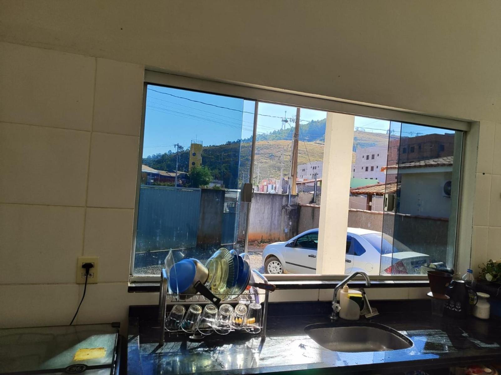 Casa Espacosa Em Frente A Pracinha Capitólio 外观 照片