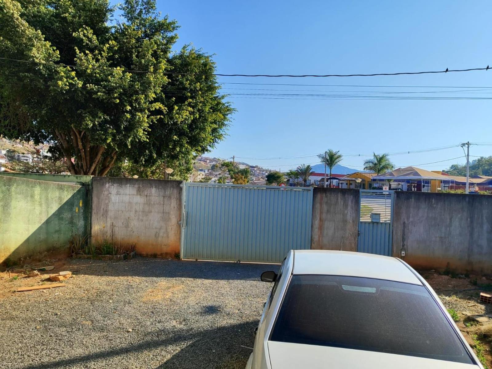 Casa Espacosa Em Frente A Pracinha Capitólio 外观 照片